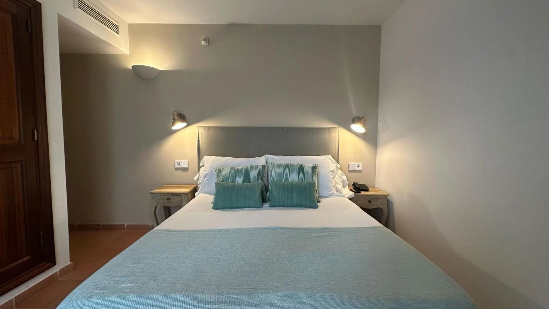 Hotel Rural Es Riquers 포레레스 컨트리하우스